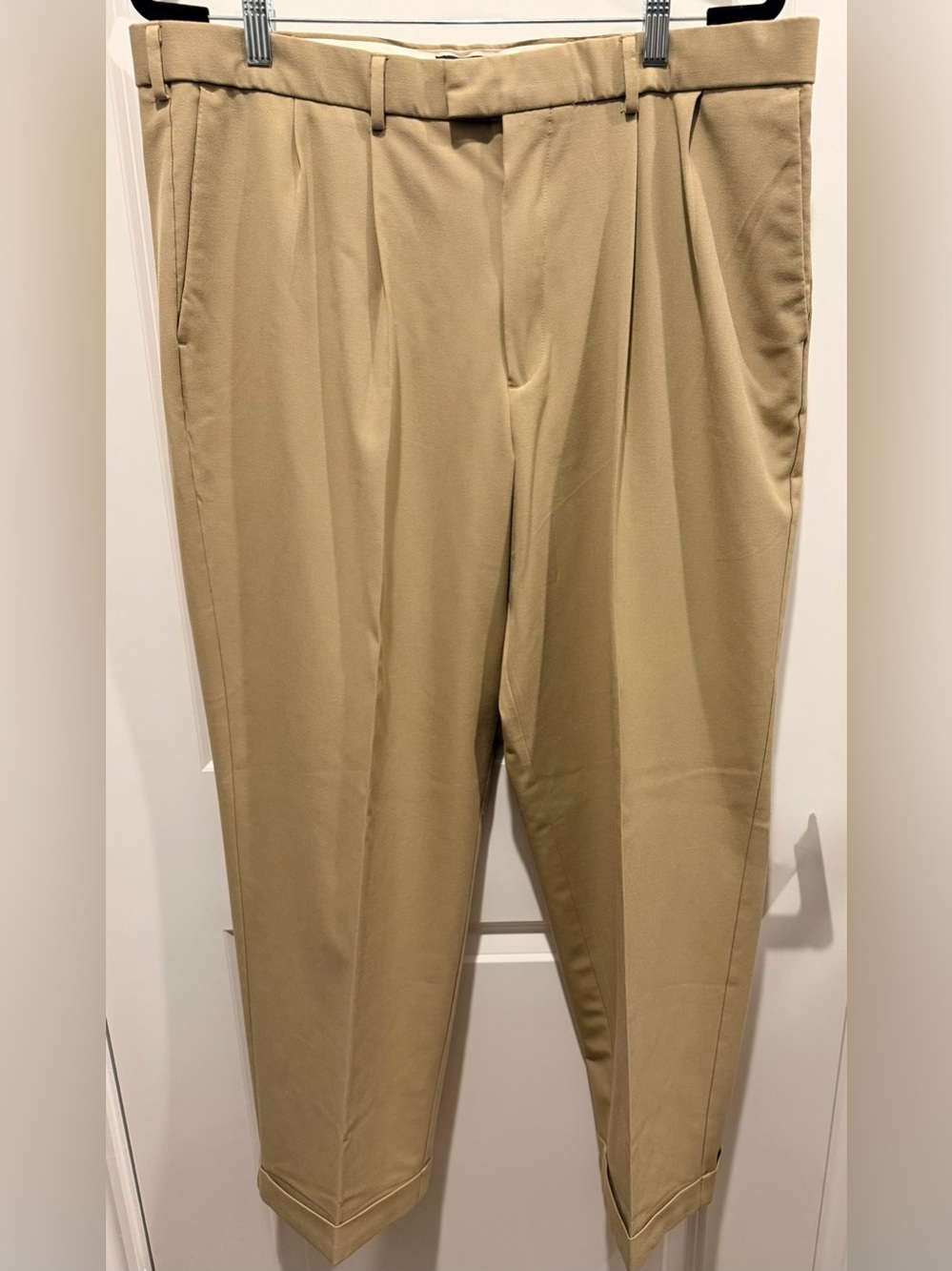 Dockers Men’s Pleated Chinos (Khaki Tan, W38 L29)